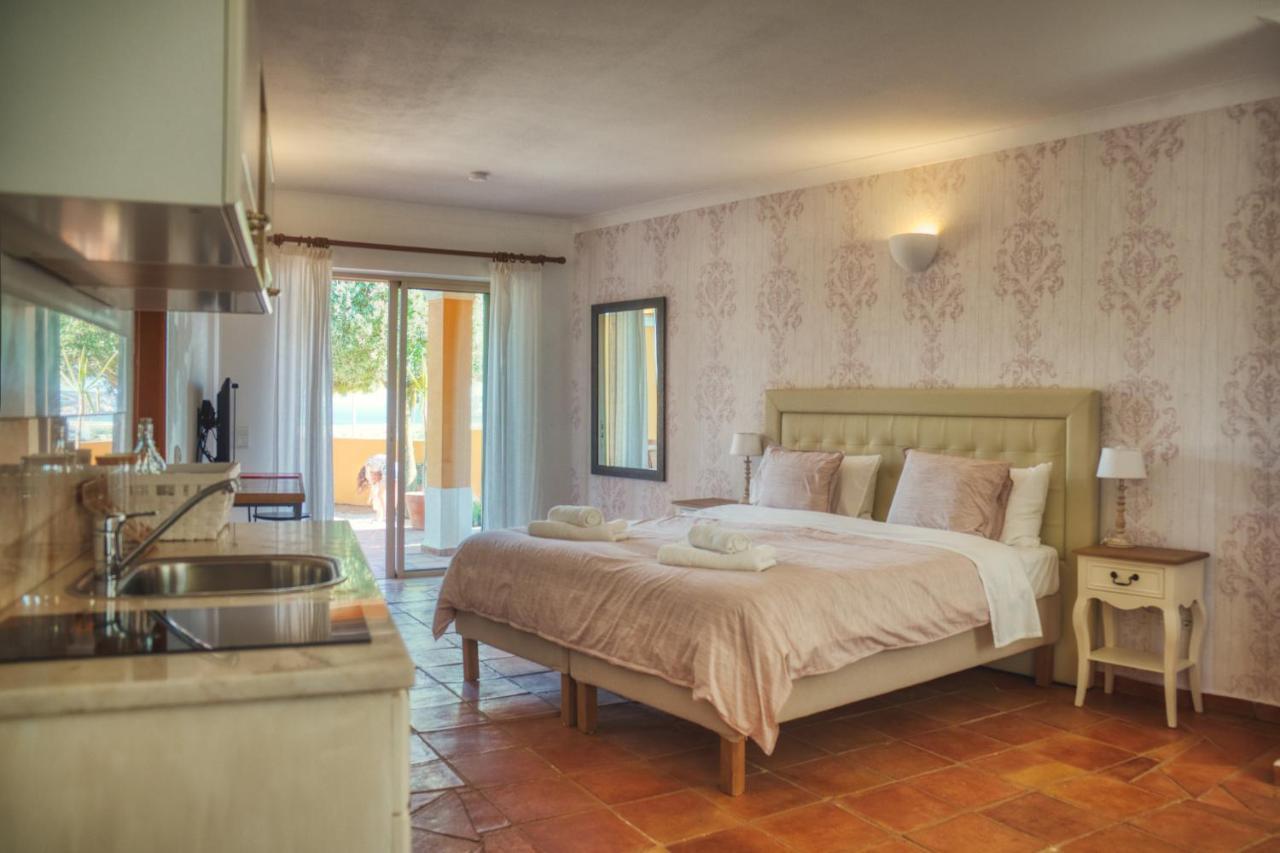 Moonshine Guest House With Private Studios And Private Cottage 拉哥斯 外观 照片