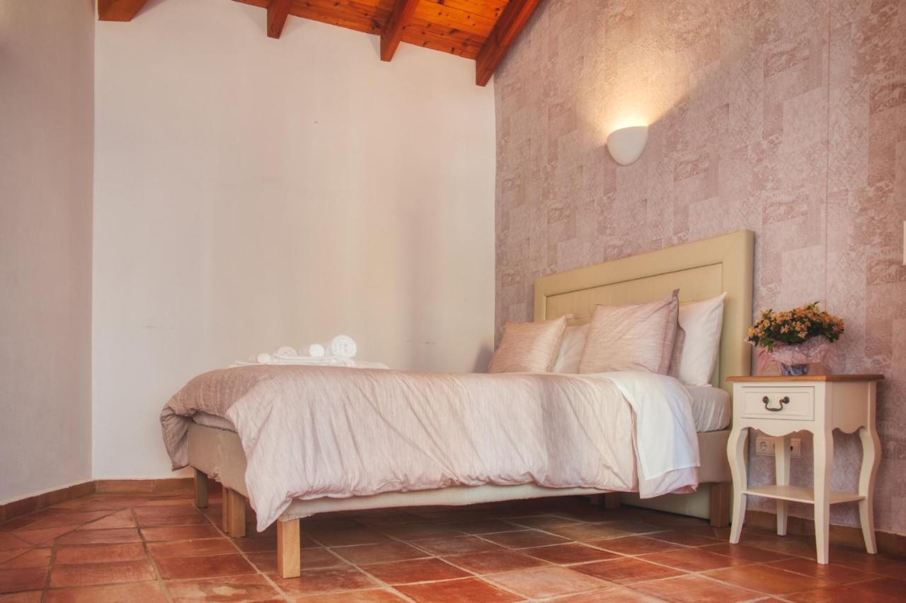 Moonshine Guest House With Private Studios And Private Cottage 拉哥斯 外观 照片