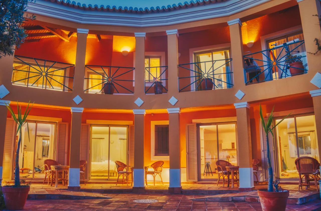 Moonshine Guest House With Private Studios And Private Cottage 拉哥斯 外观 照片