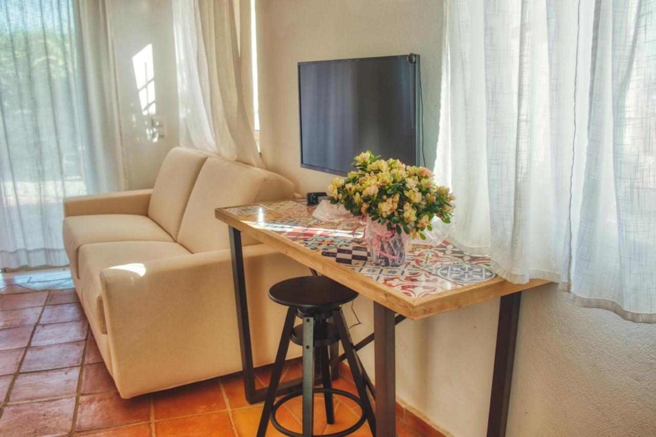 Moonshine Guest House With Private Studios And Private Cottage 拉哥斯 外观 照片